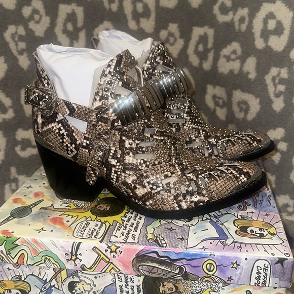 Jeffrey Campbell Calhoun Cutout Booties in Taupe Multi Snake New & Never Worn π - Picture 7 of 17